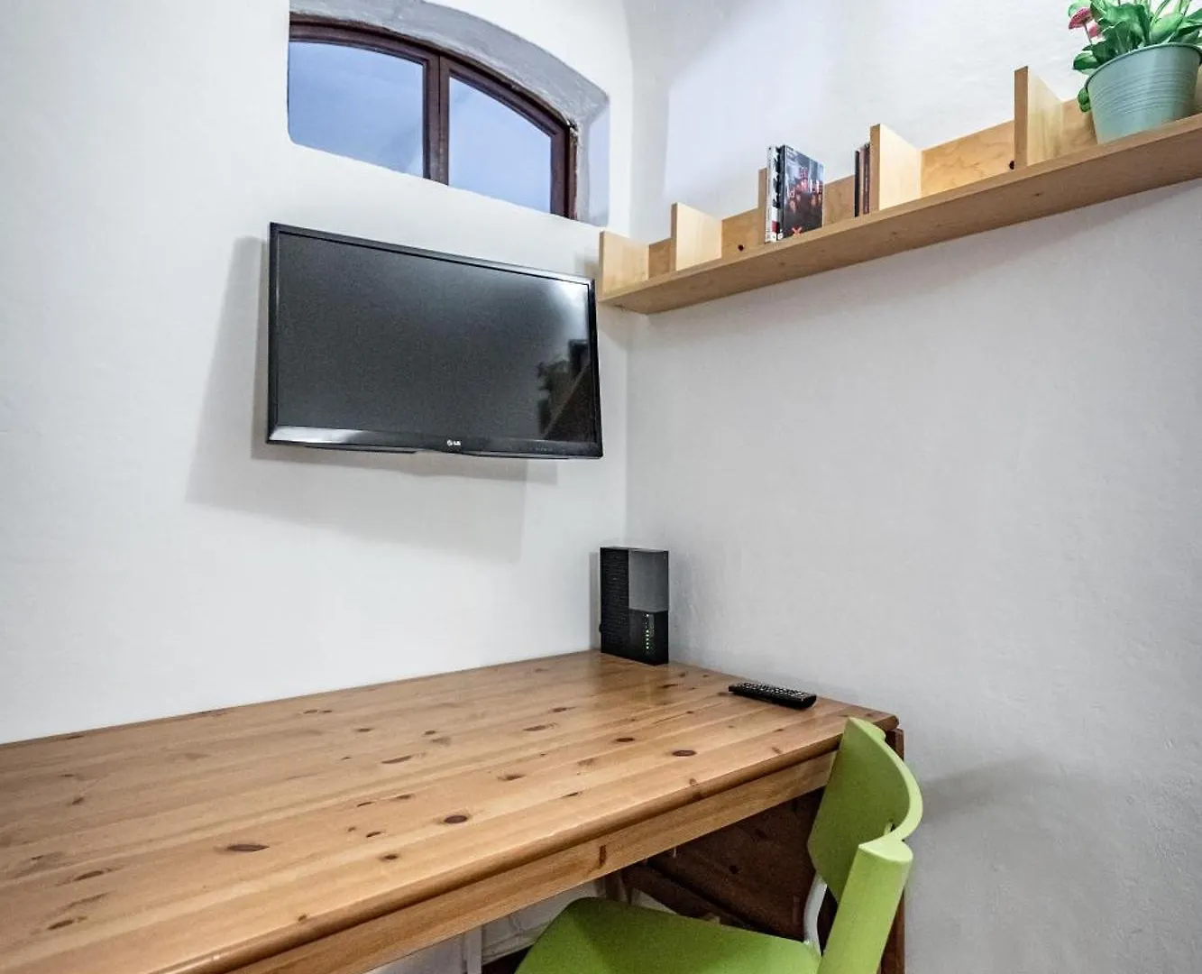 Roommo Viola Florence Italy