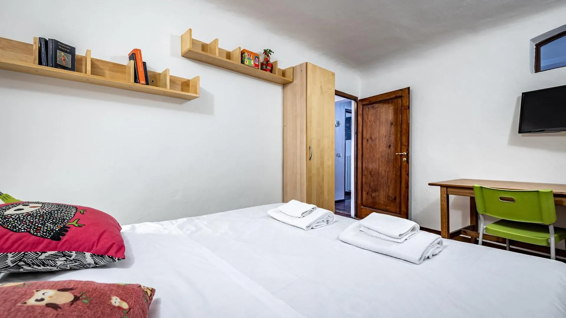 Roommo Viola Florence 0*,  Italy