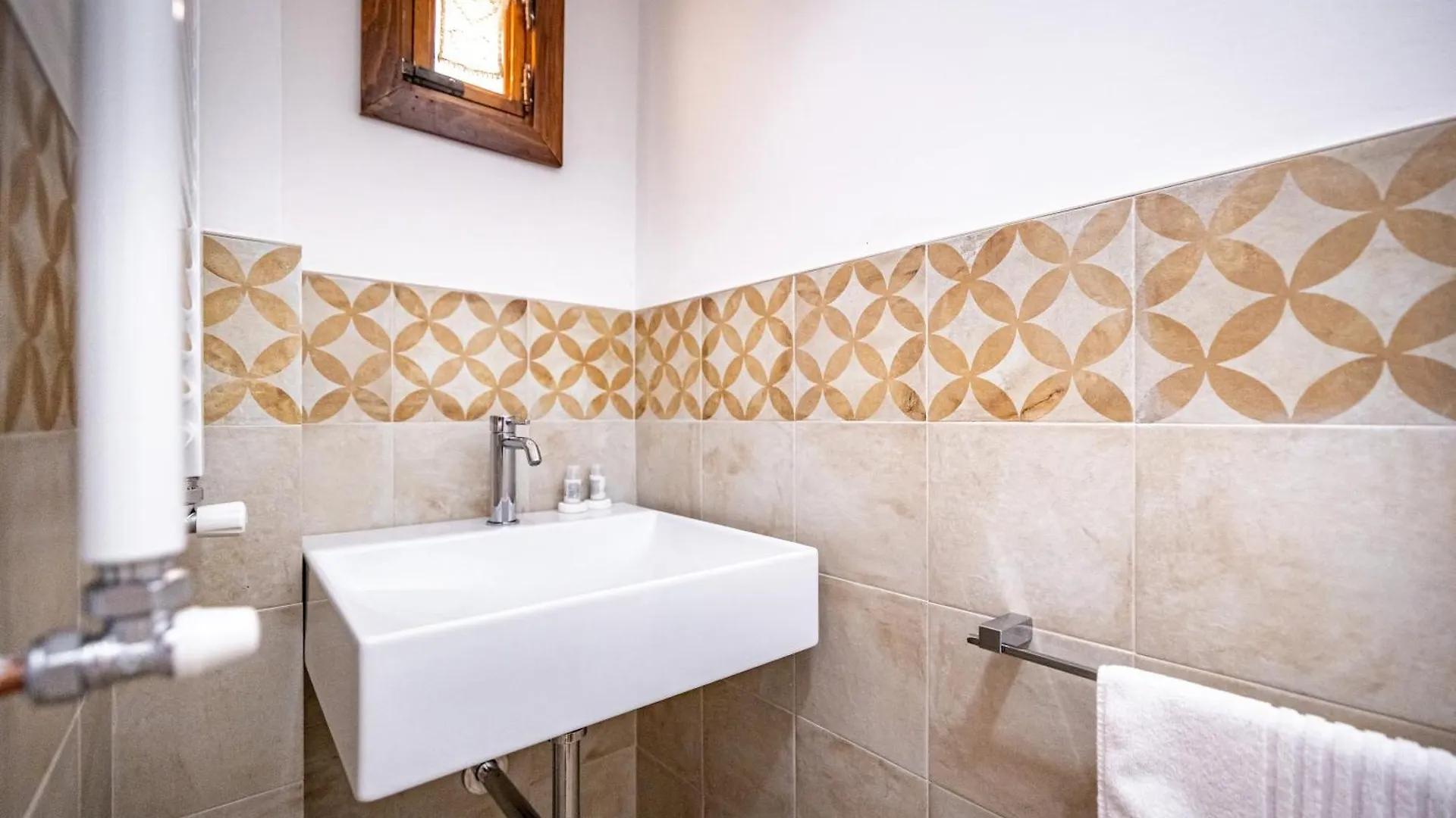 Apartment Roommo Viola Florence Italy