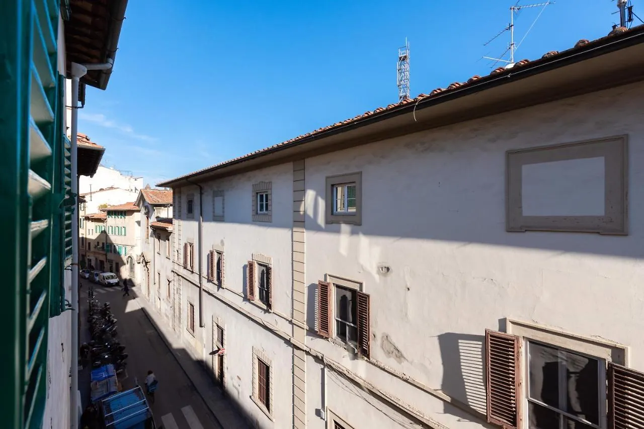 Apartment Roommo Viola Florence Italy